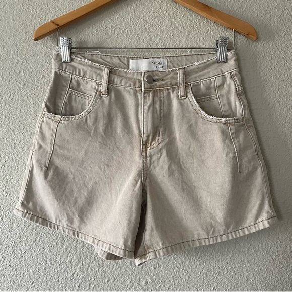 bridge by GLY Pants - Bridge by GLY Mom Cuffed Shorts Womens 24 Tan High Rise Distressed Seamed Fringe
